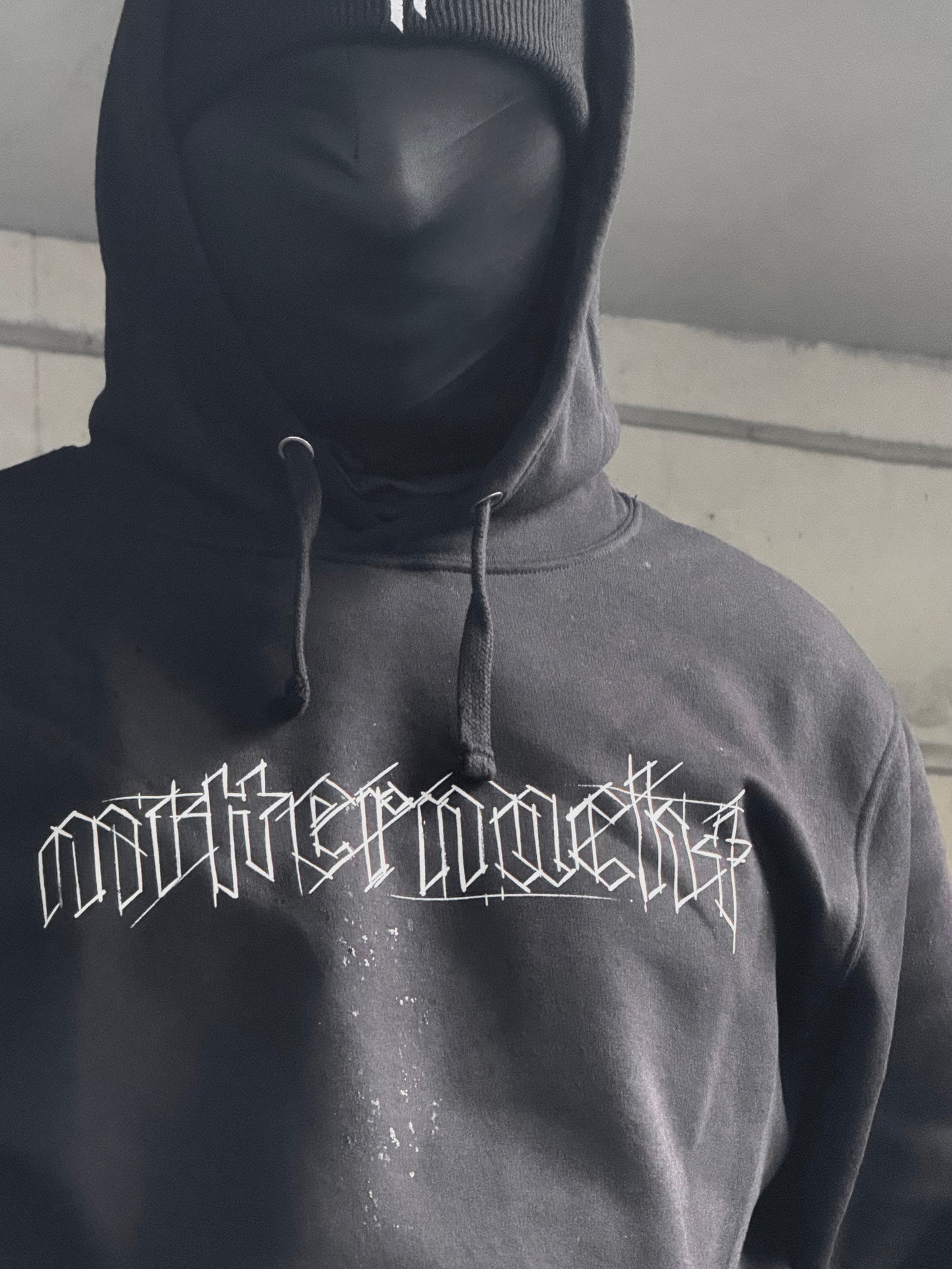 Chalked Mitternacht - Basic Hoodie